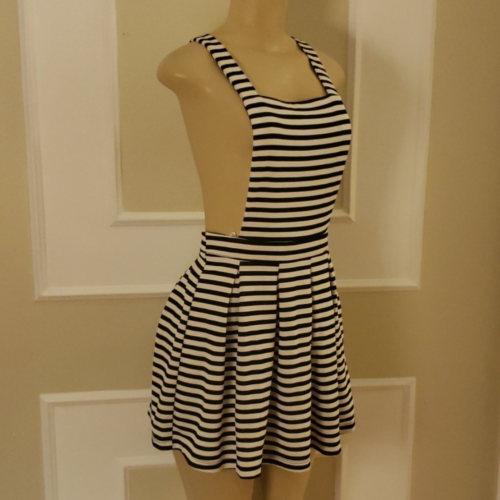 Striped overall jumper with adjustable straps